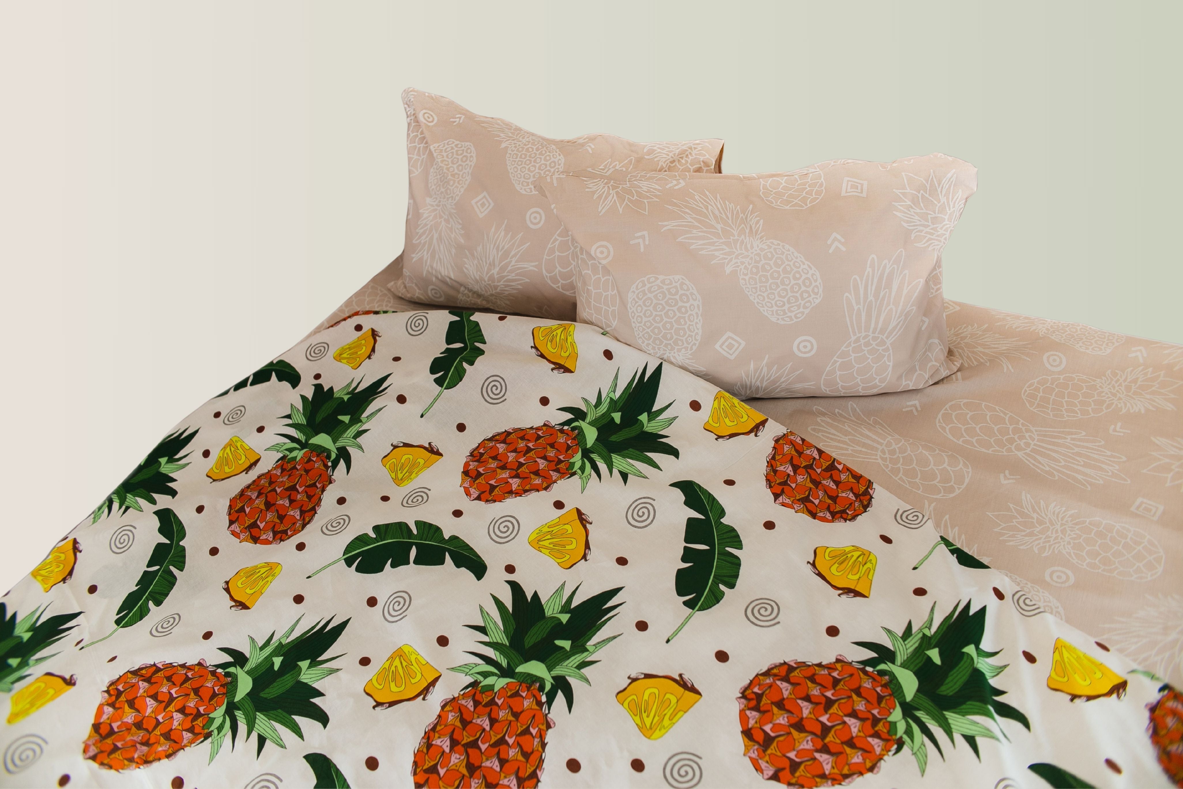 Ananas in Leaves